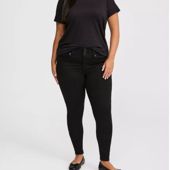 TORRID Black Jeans Super Soft Jegging 22W SHORT NWOT - Picture 1 of 4